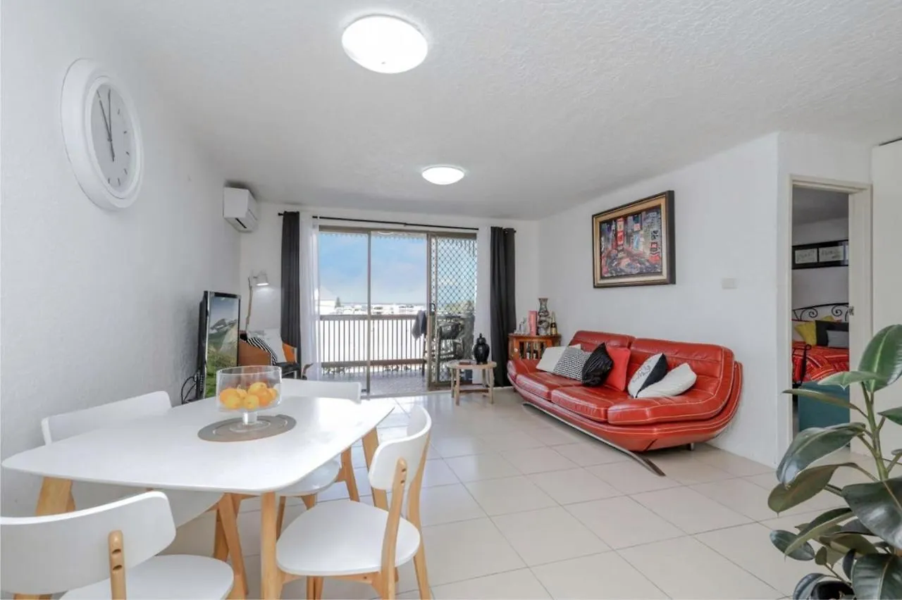 Spanish Villas Unit 6, 3 Skyes Ave, Kings Beach Caloundra Apartment