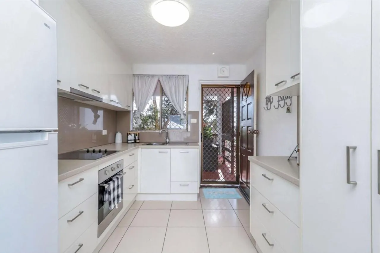 Spanish Villas Unit 6, 3 Skyes Ave, Kings Beach Caloundra 0*,